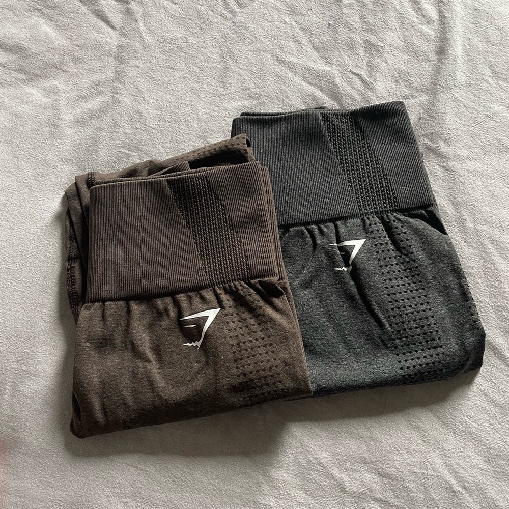 Bundle of TWO gymshark leggings 🤎🩶